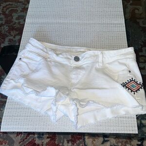 Vanilla star white distressed with lace shorts